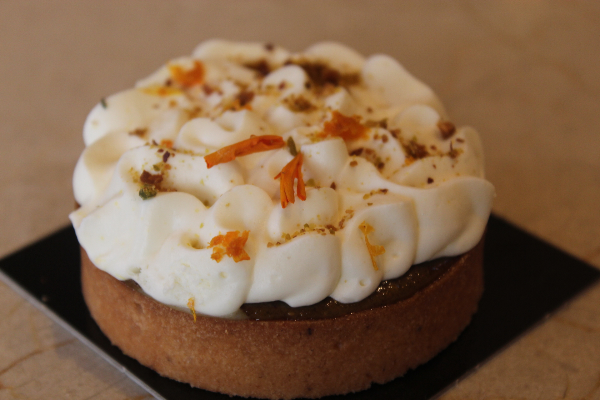 Tarte pistache, orange, fleur d'oranger